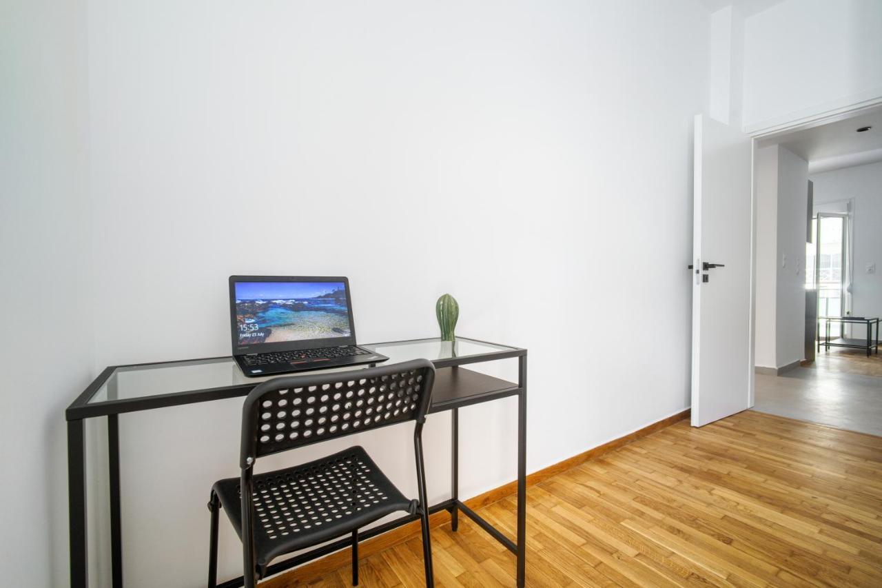 Majestic Flat With Huge Terrace In The Center