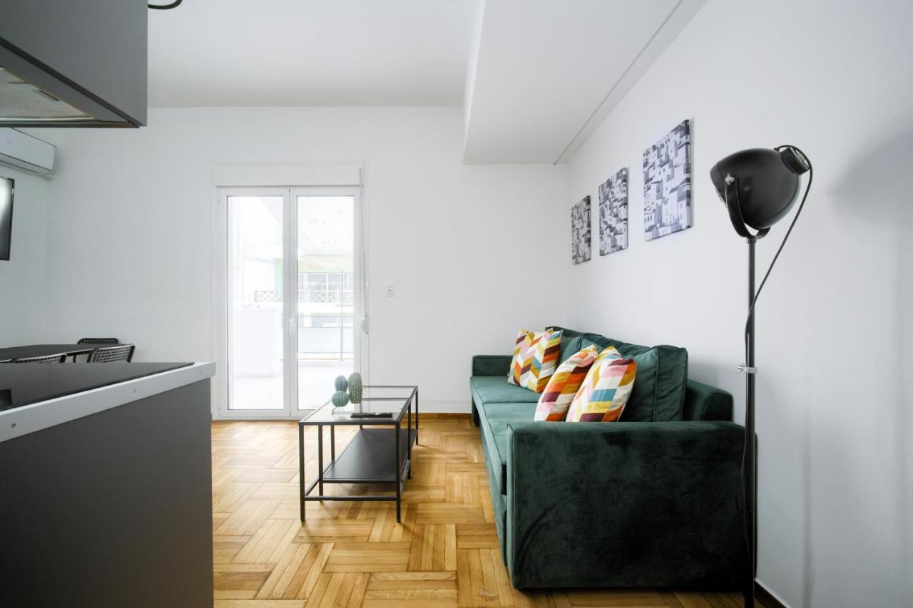 Majestic Flat With Huge Terrace In The Center